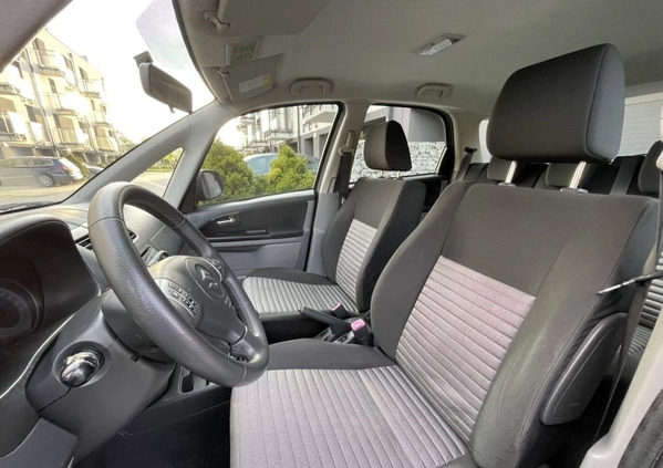 Suzuki SX4 cena 29990 przebieg: 200000, rok produkcji 2011 z Skawina małe 232